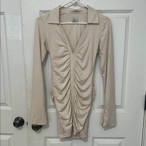 Oh Polly Dresses & Skirts - Oh Polly long sleeve Ruched Bodycon mini dress size 4 cream